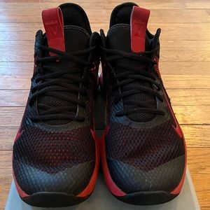 Nike LeBron Witness IV 4 Bred Black Red Basketball Shoes Size 9.5 BV7427-006